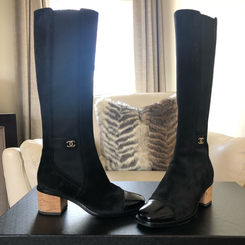 ❌SOLD❌Chanel suede boots